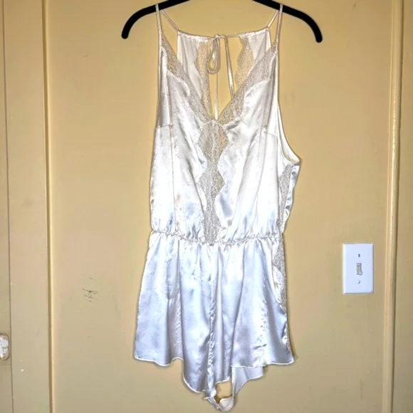 Elegant Cream Lace-Trimmed Romper